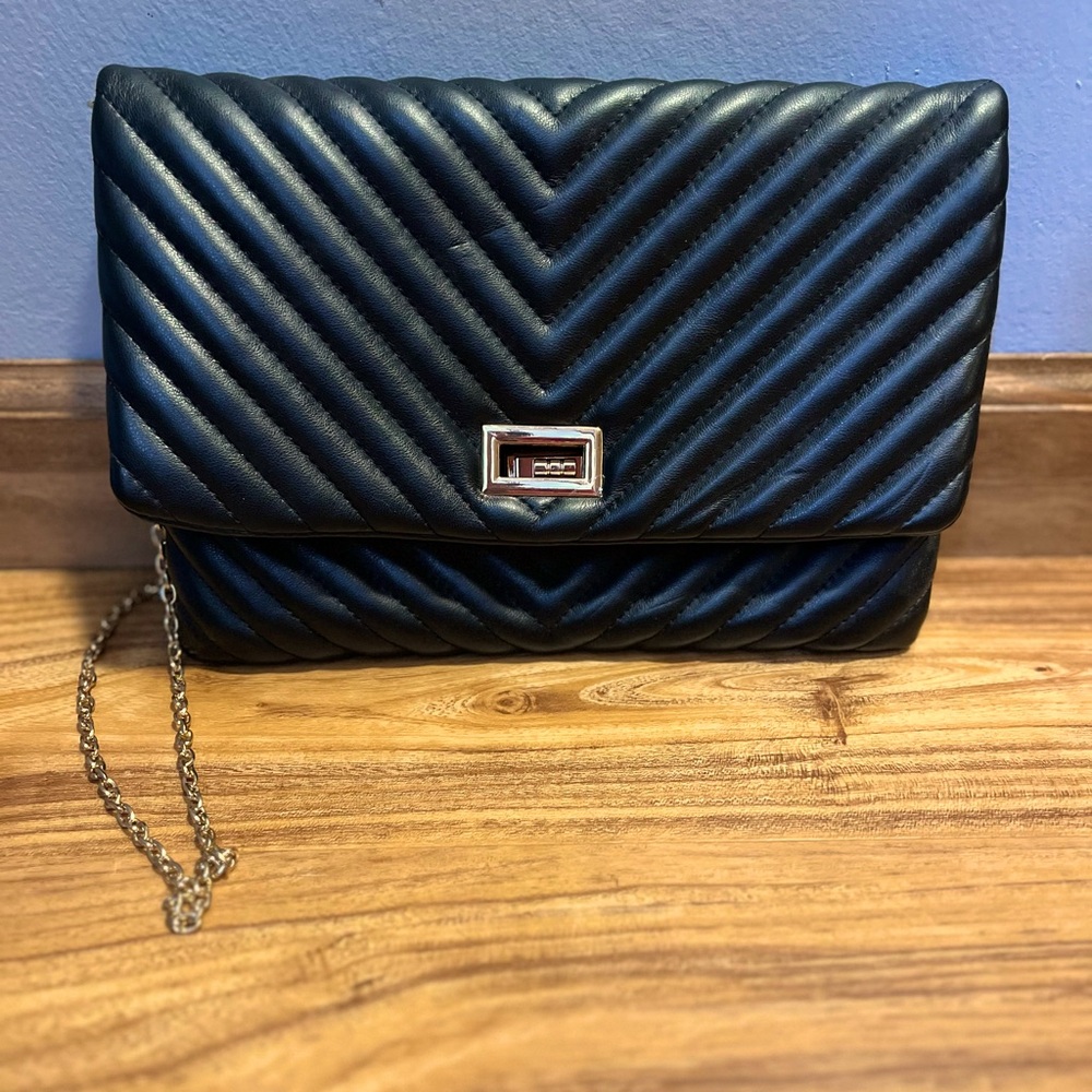 URBAN EXPRESSIONS Quilted Crossbody - Black